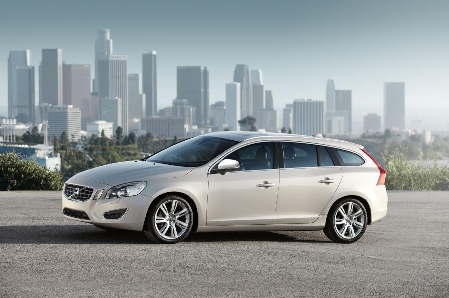 Volvo V60 2010 года  (фото 28 из 55)